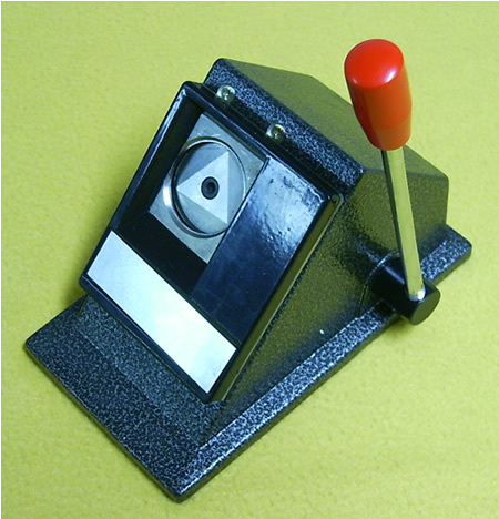 HEAVY DUTY CIRCLE PHOTO BUTTON DIE CUTTER - 1.5¨ Diam.